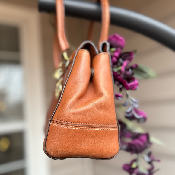 Y2K Coach Hamptons Turnlock Satchel | 11047 | RARE Coach Keychain |Like New - Picture 14 of 15